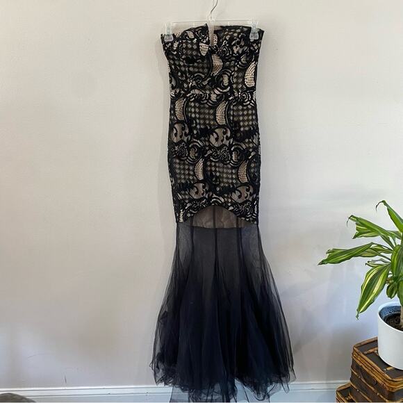 Jarlo Elsa Bandeau Lace Maxi Dress with Mesh Fishtail - Picture 3 of 11
